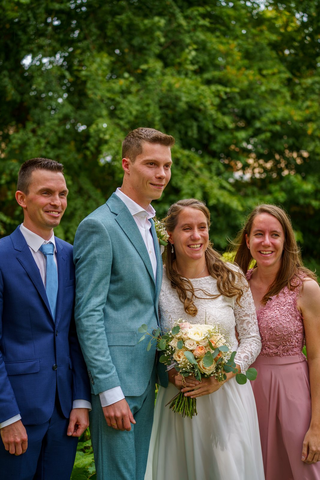 Bruidspaar met getuigen