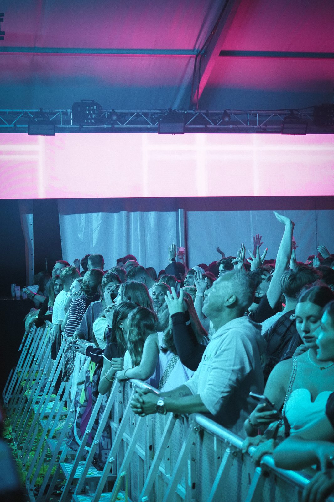 Fans tegen de nadar bij Pat B